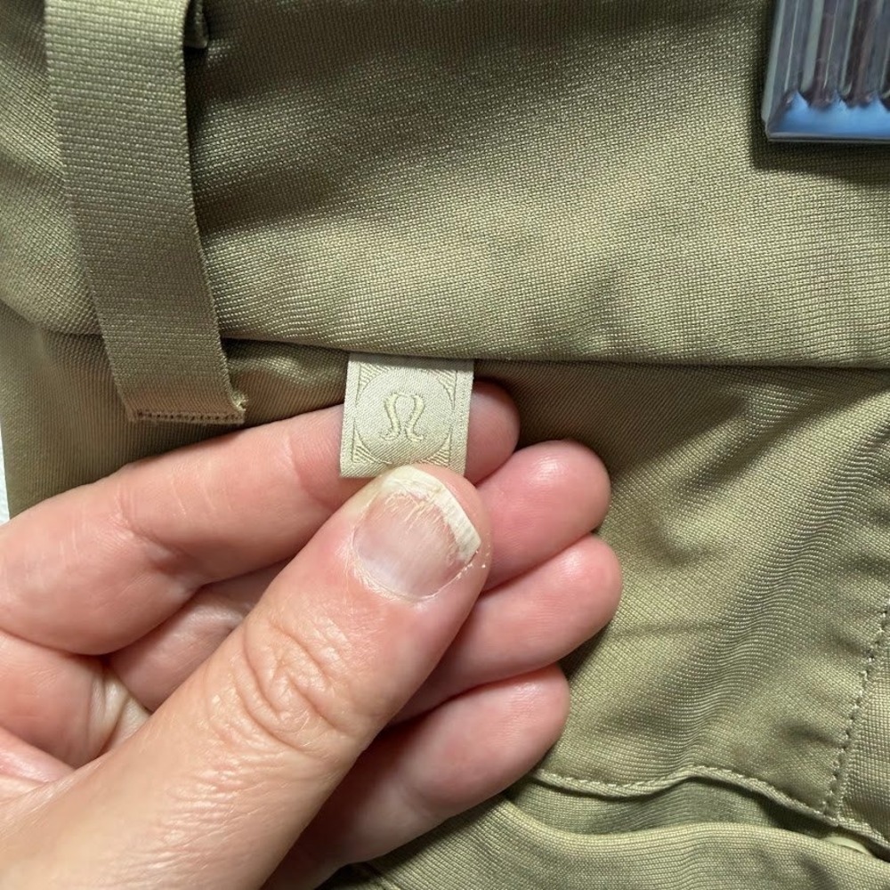 Lululemon ABC Classic-Fit Pant 30 Warpstreme Khaki Tan Mens Size 40 LM5420S - Picture 3 of 6